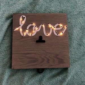 11x11 light up love sign w/ clip.